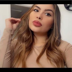 Meet your Posher, Cinthia